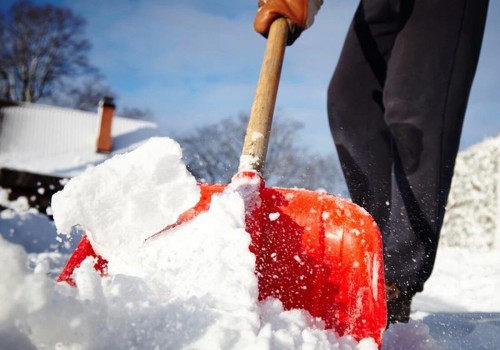 Light vs. Heavy Snowfall: Efficient Strategies for Snow Removal